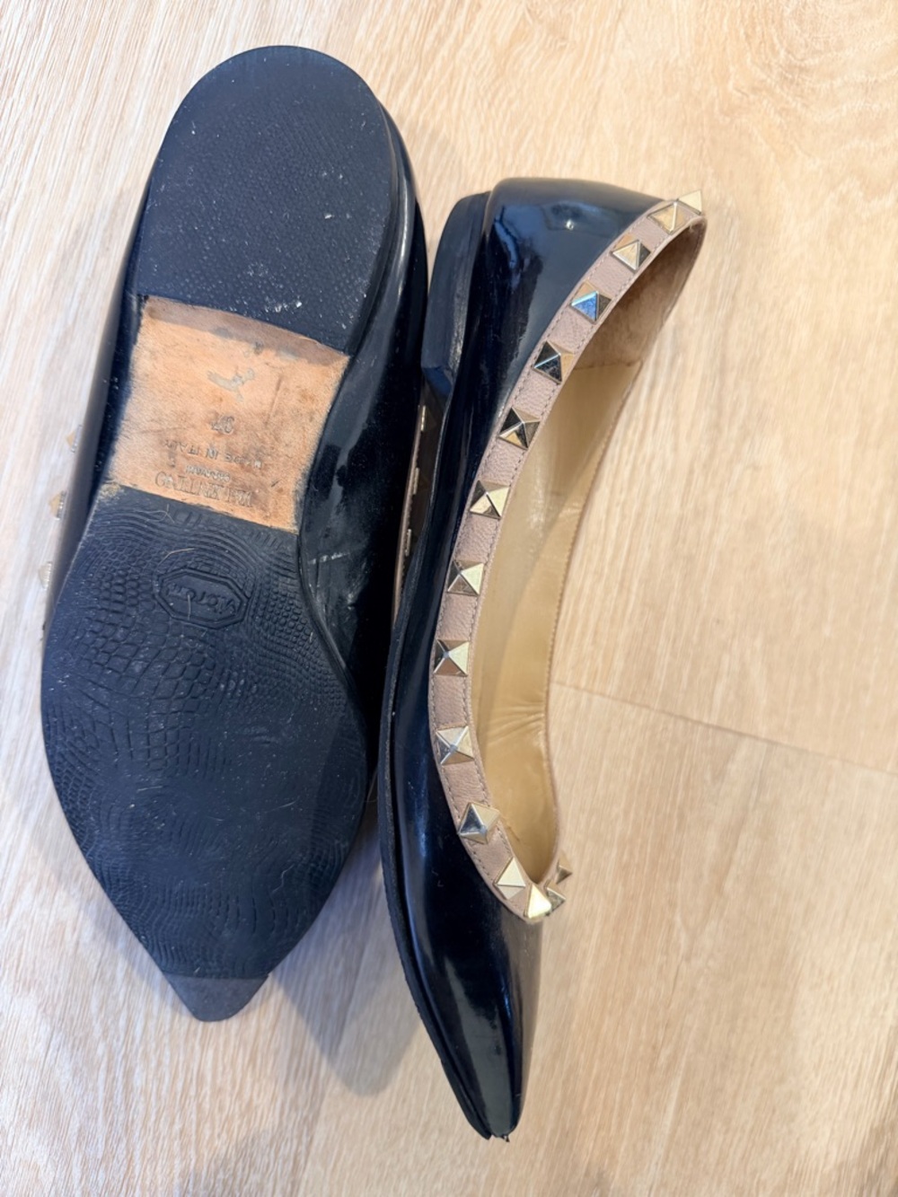 Valentino Black Patent Pointed Toe Rockstud Flats with Nude Trim - Picture 6 of 8